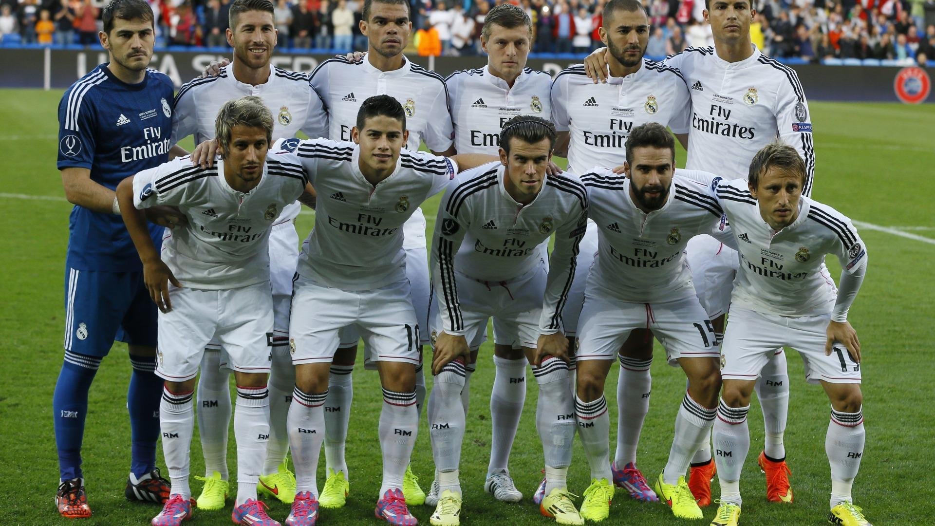 -“足球场馆智能化管理系统正式投入使用”，足球场馆建设